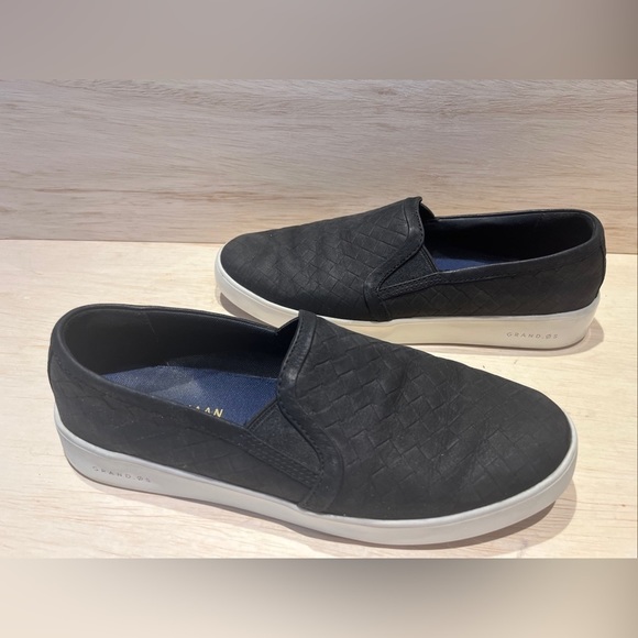 Cole Haan Women's Slip-on Sneaker shoe Grand OS Crosscourt Fashion Size 8 black - Picture 1 of 12